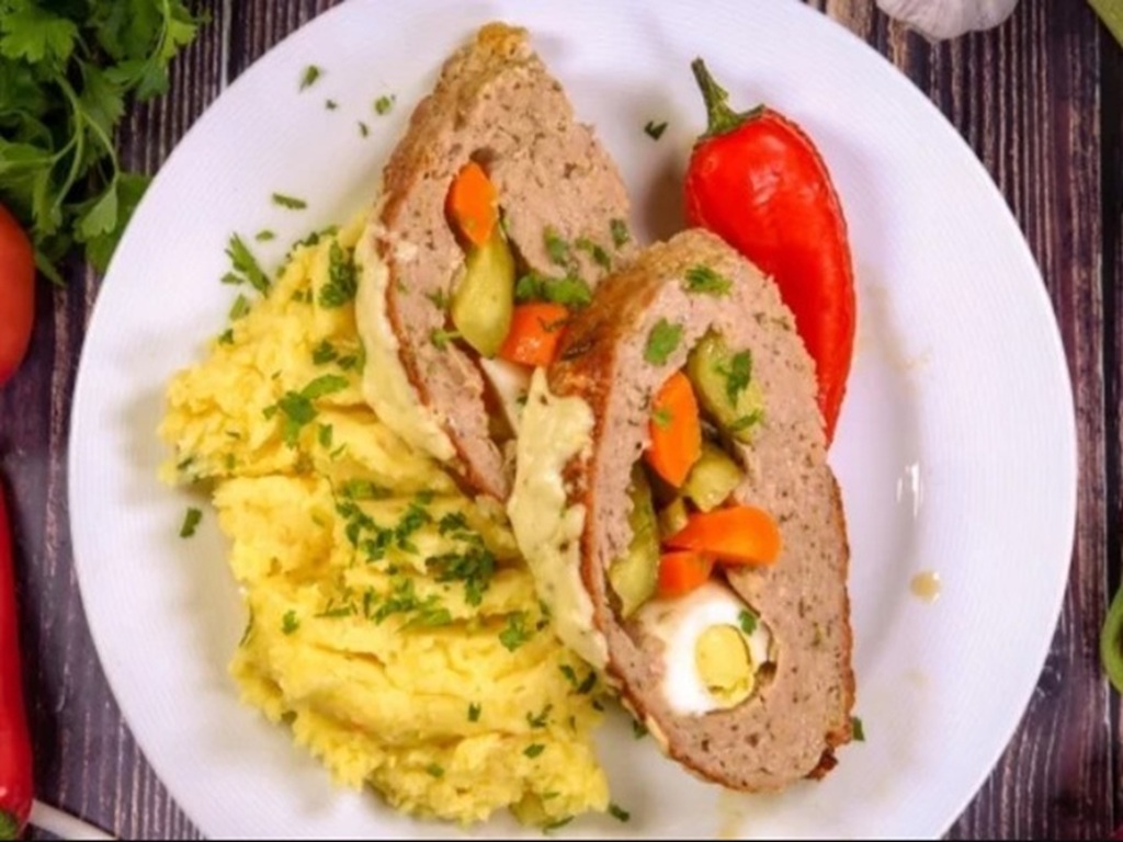 Meatloaf with mashed potatoes
